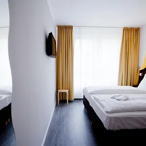hotel-kiez-pension-berlin.find-berlin-hotels.com/